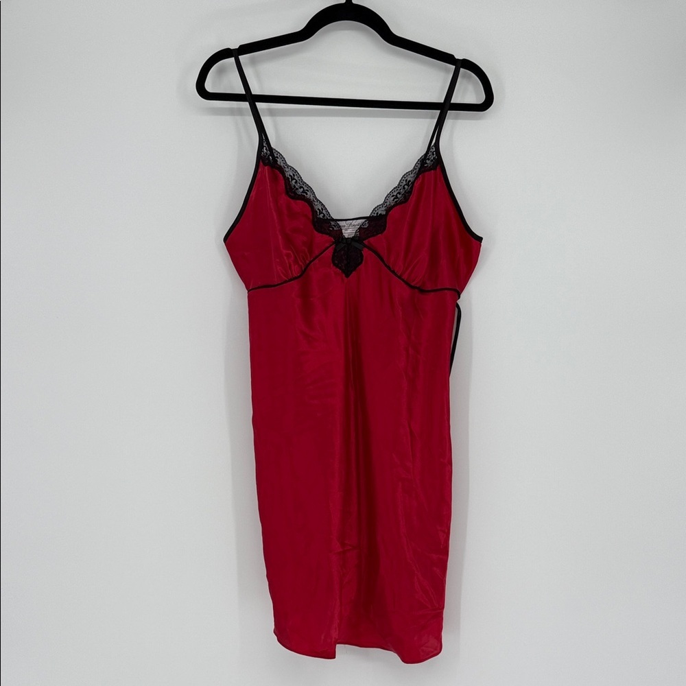 Linea Donatella Red Satin Chemise Nightgown Black Lace Trim Size L
